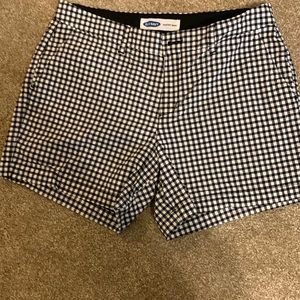 Old Navy black and white checkered shorts size 8.